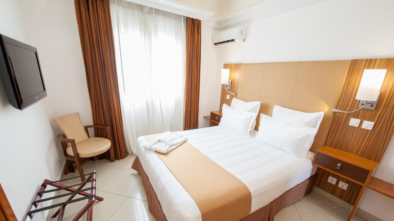 Nomad Suites Residence Либревиль Экстерьер фото