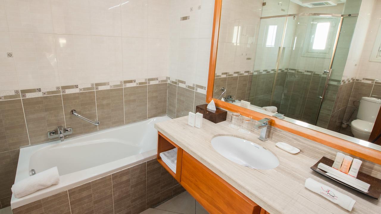 Nomad Suites Residence Либревиль Экстерьер фото