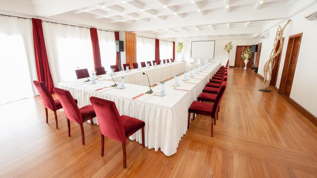 Nomad Suites Residence Либревиль Экстерьер фото