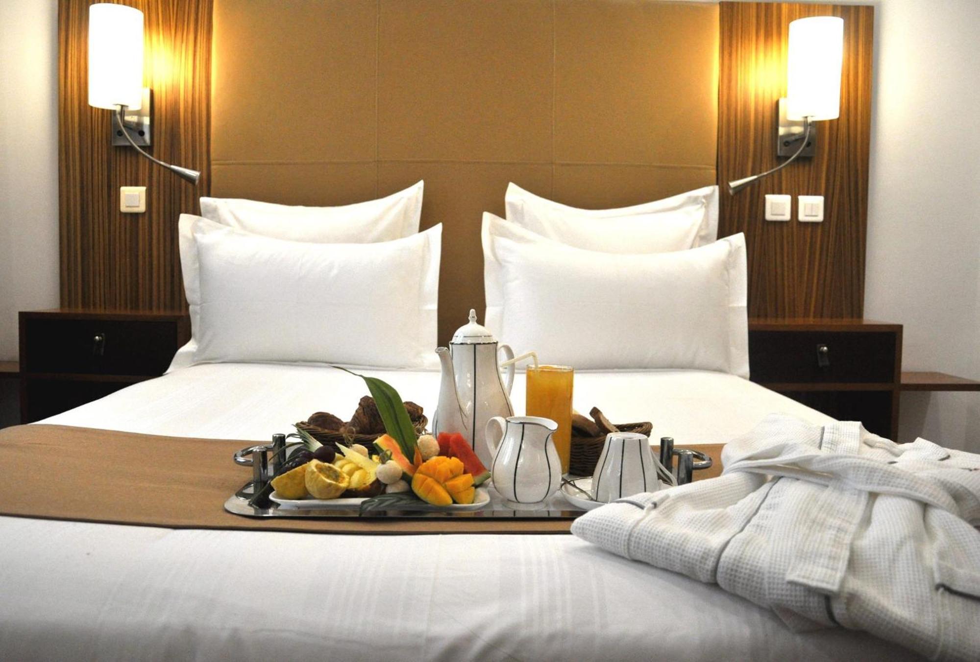 Nomad Suites Residence Либревиль Экстерьер фото