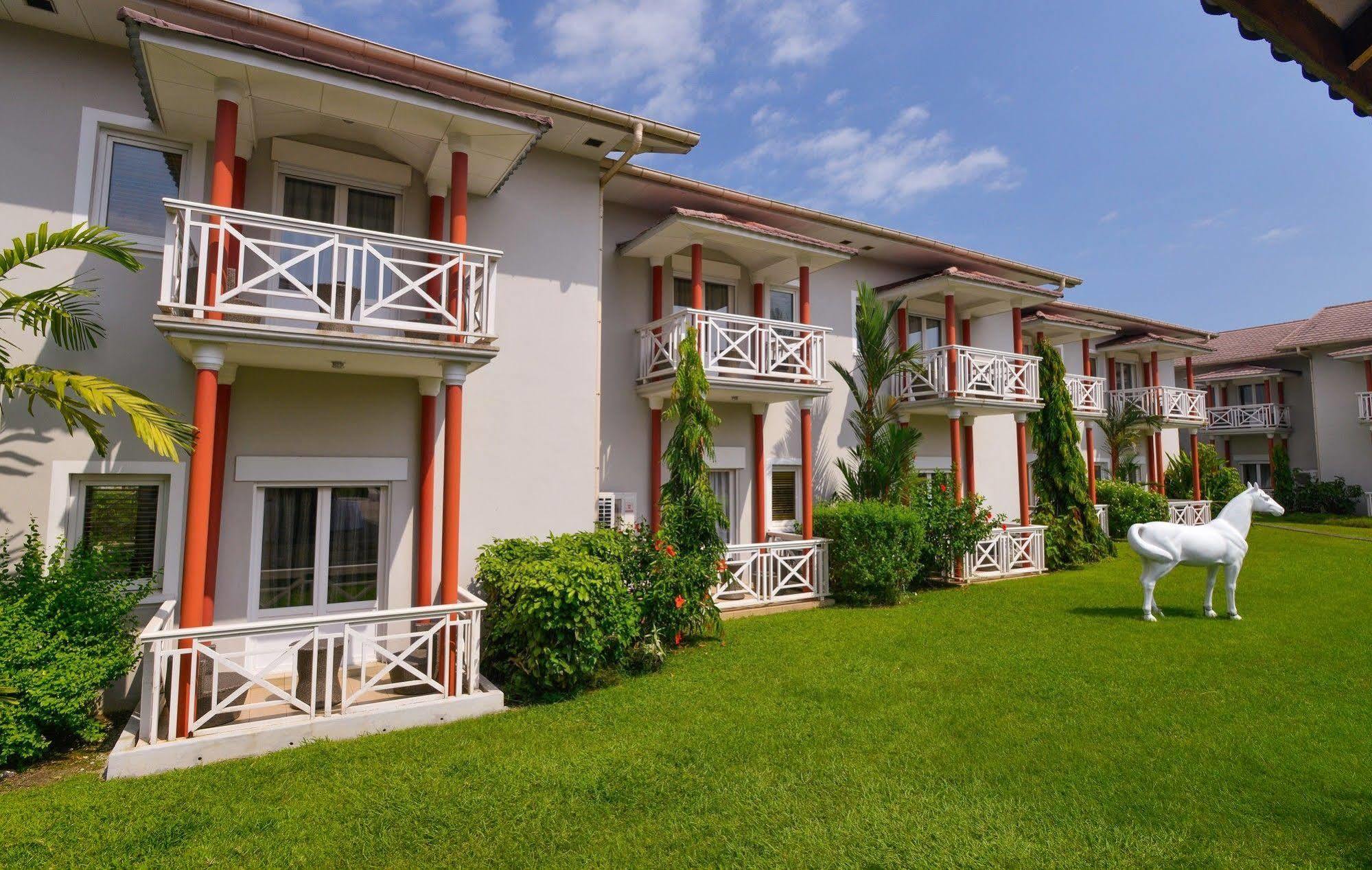 Nomad Suites Residence Либревиль Экстерьер фото