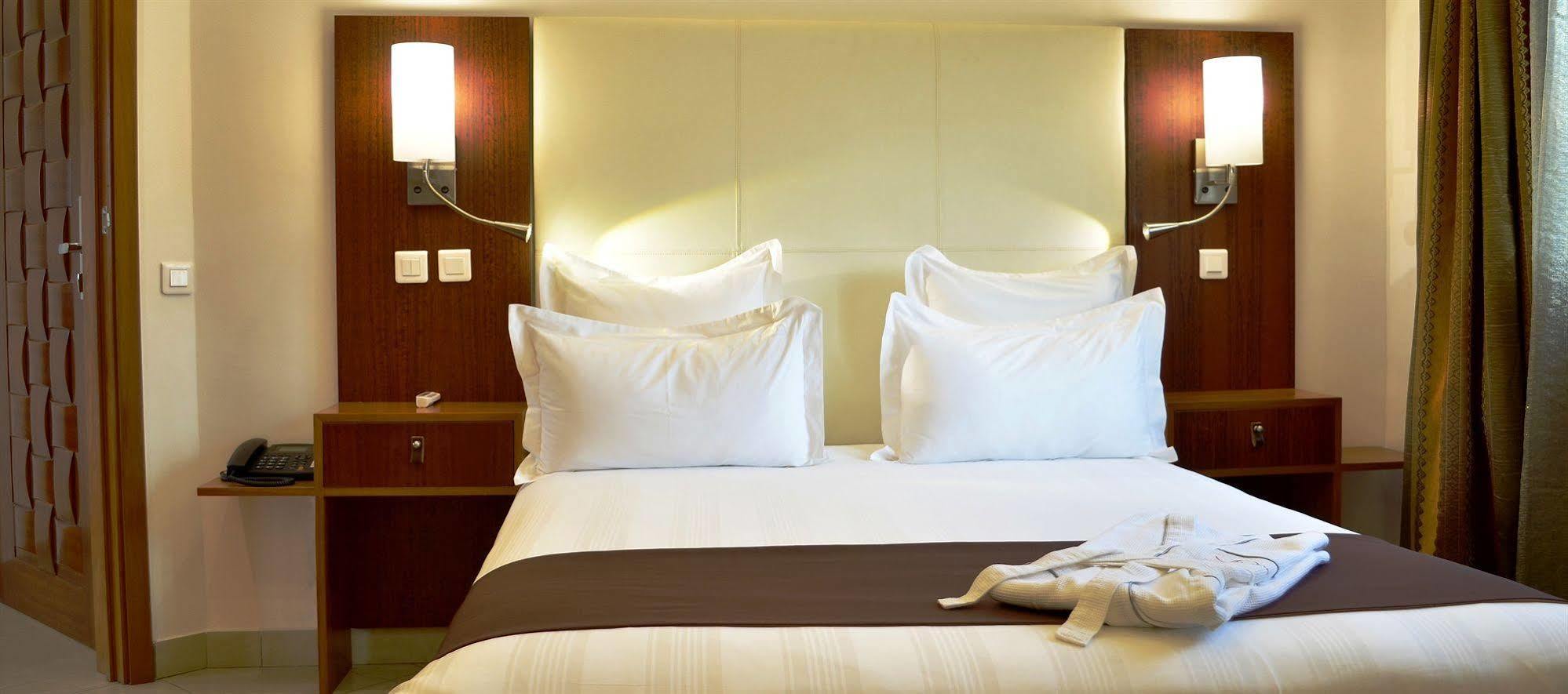 Nomad Suites Residence Либревиль Экстерьер фото